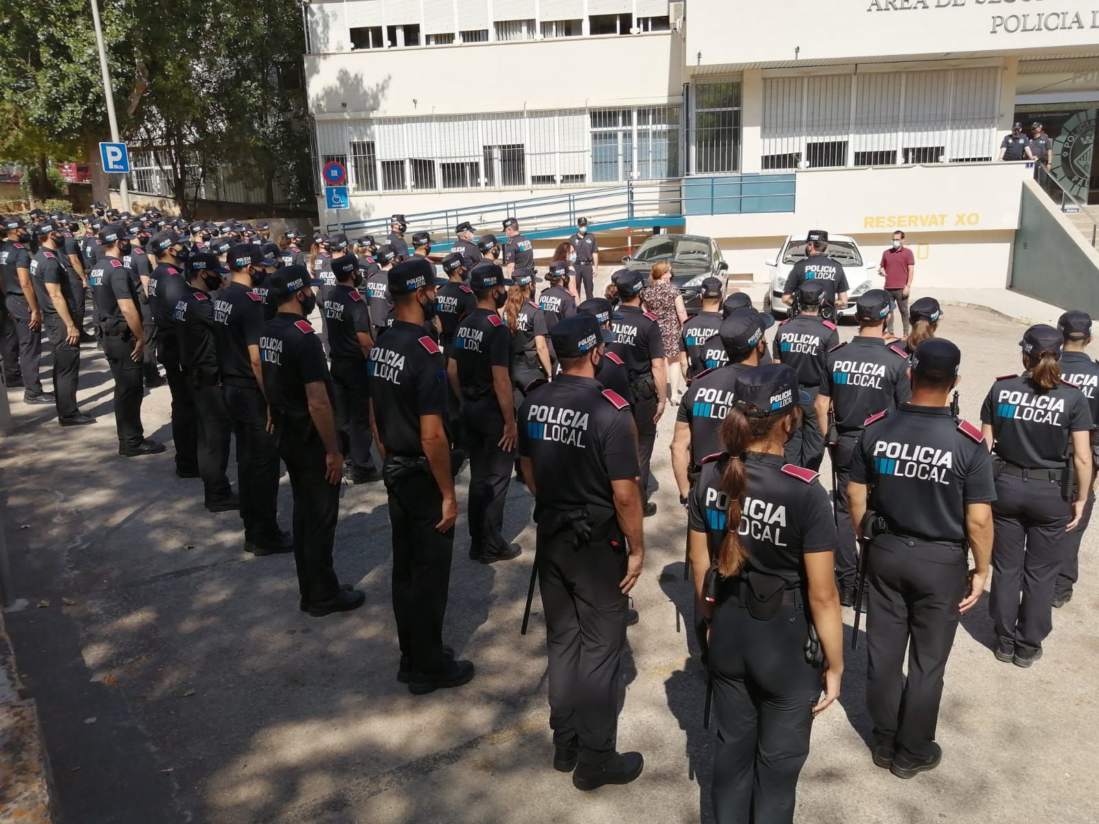 Presentan a un centenar de agentes en prácticas de la Policía Local de Palma