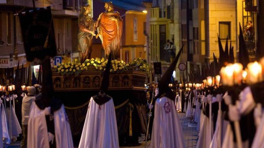 Procesión de Jesús en su Tercera Caída 2014