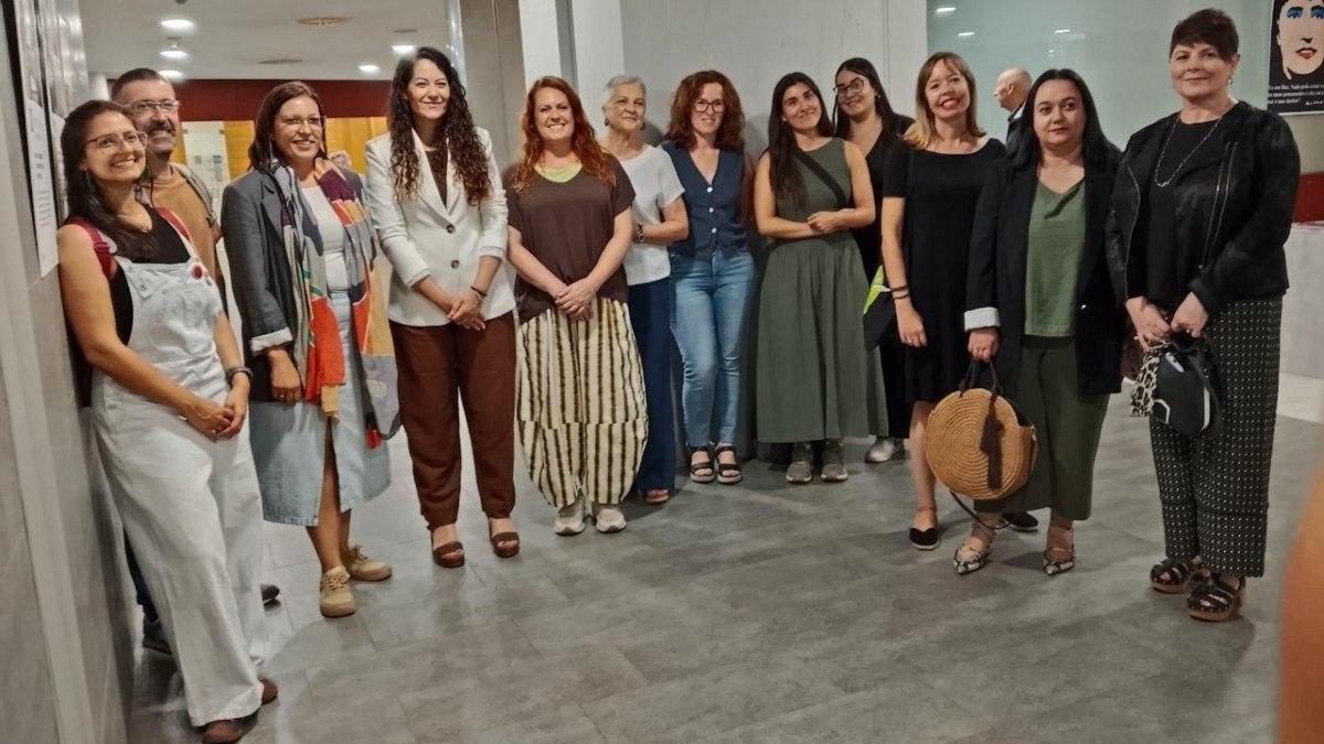 Protagonistas do acto de apertura da mostra «Cooperativas de Compostela. As palabras atraen, o exemplo convence»