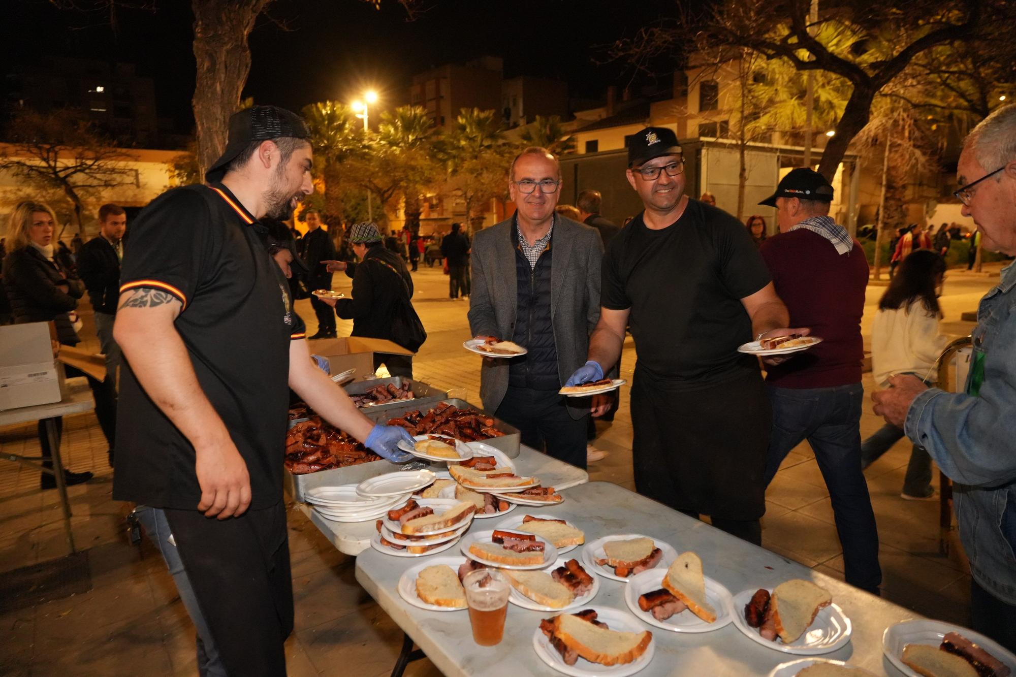 Imágenes de Magdalena: Barbacoa popular para más de 4.000 personas en Castelló