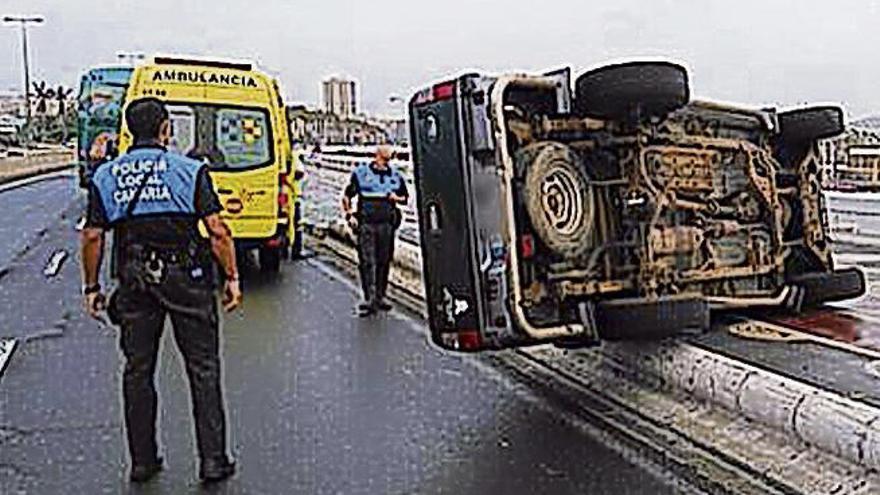 Vuelco en la Avenida Marítima