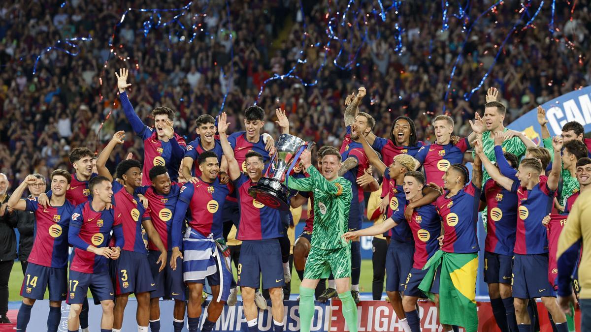 Marc Casadó: "Si no estuviésemos aquí jugando, seríamos uno más de la afición celebrándolo"