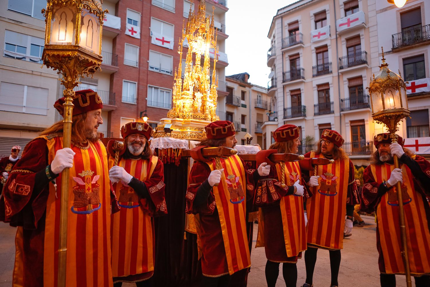 Alcoy rinde culto a su patrón