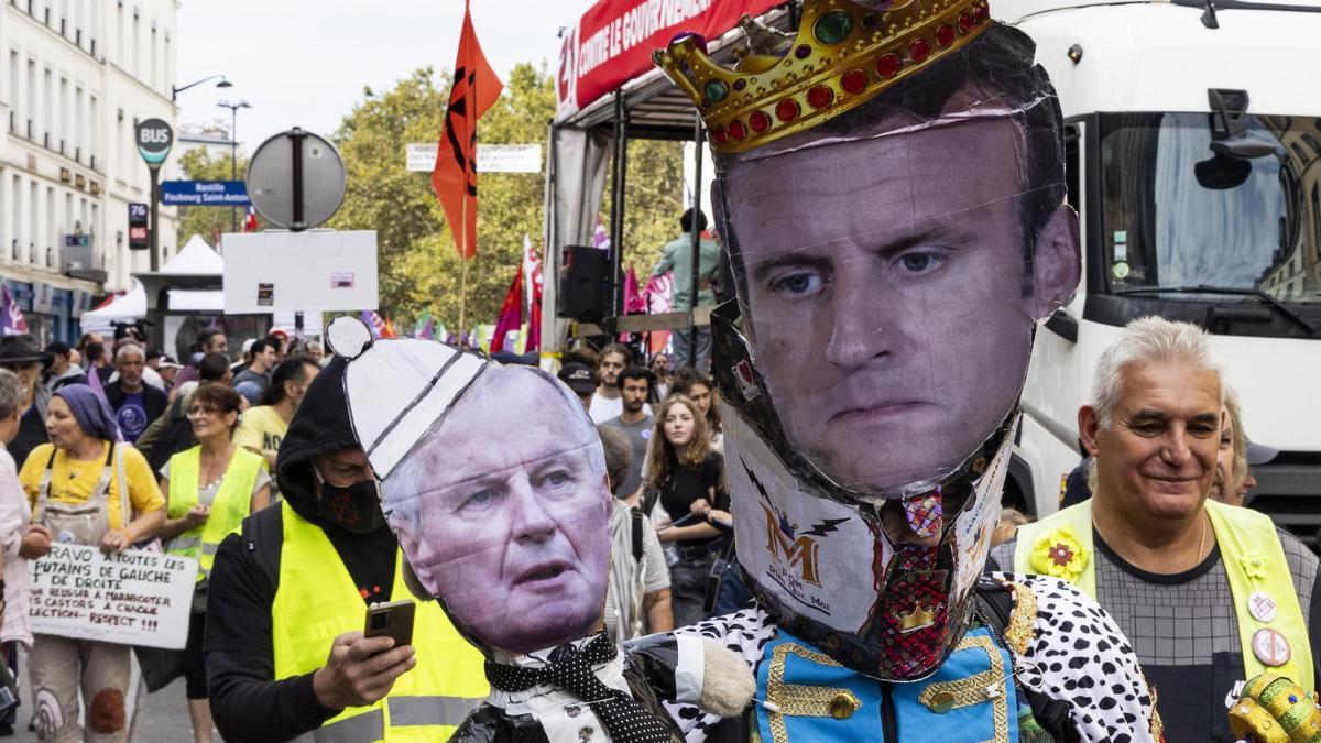 Protestas de la izquierda en Francia contra el nuevo gobierno conservador.