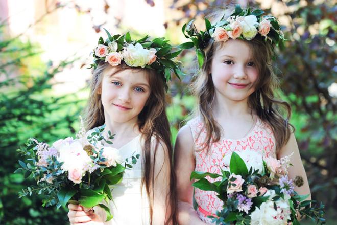 Bodas con niños: coronas de flores