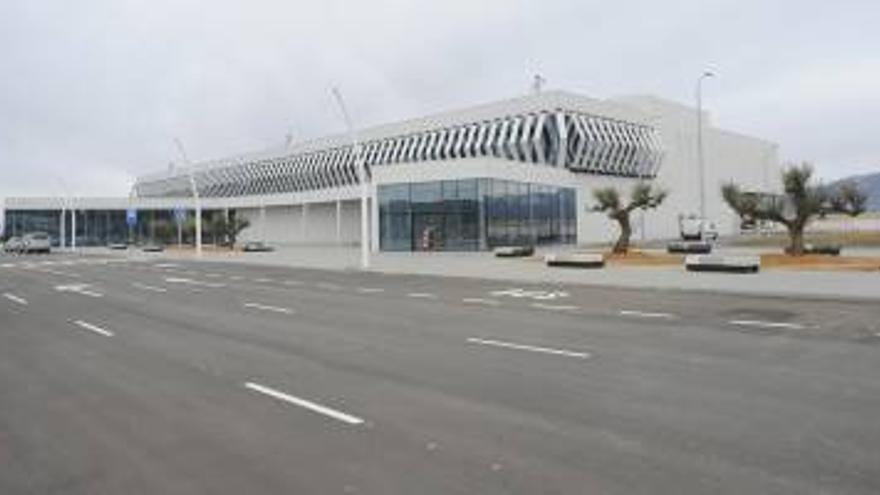Hacienda y Aerocas dan su aprobación para que una empresa externa abra el aeropuerto
