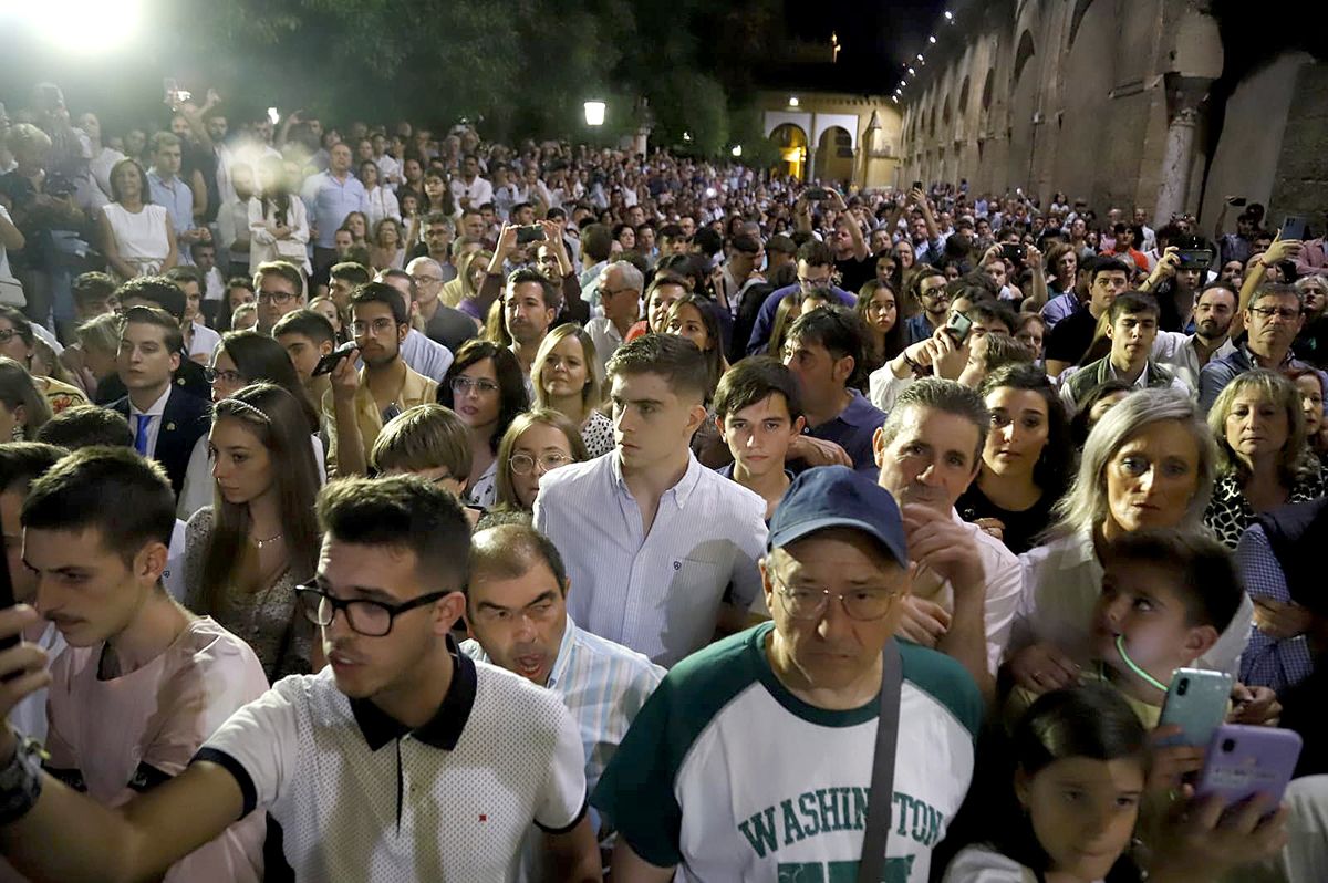 Triunfal regreso de la Paz y Esperanza a Capuchinos