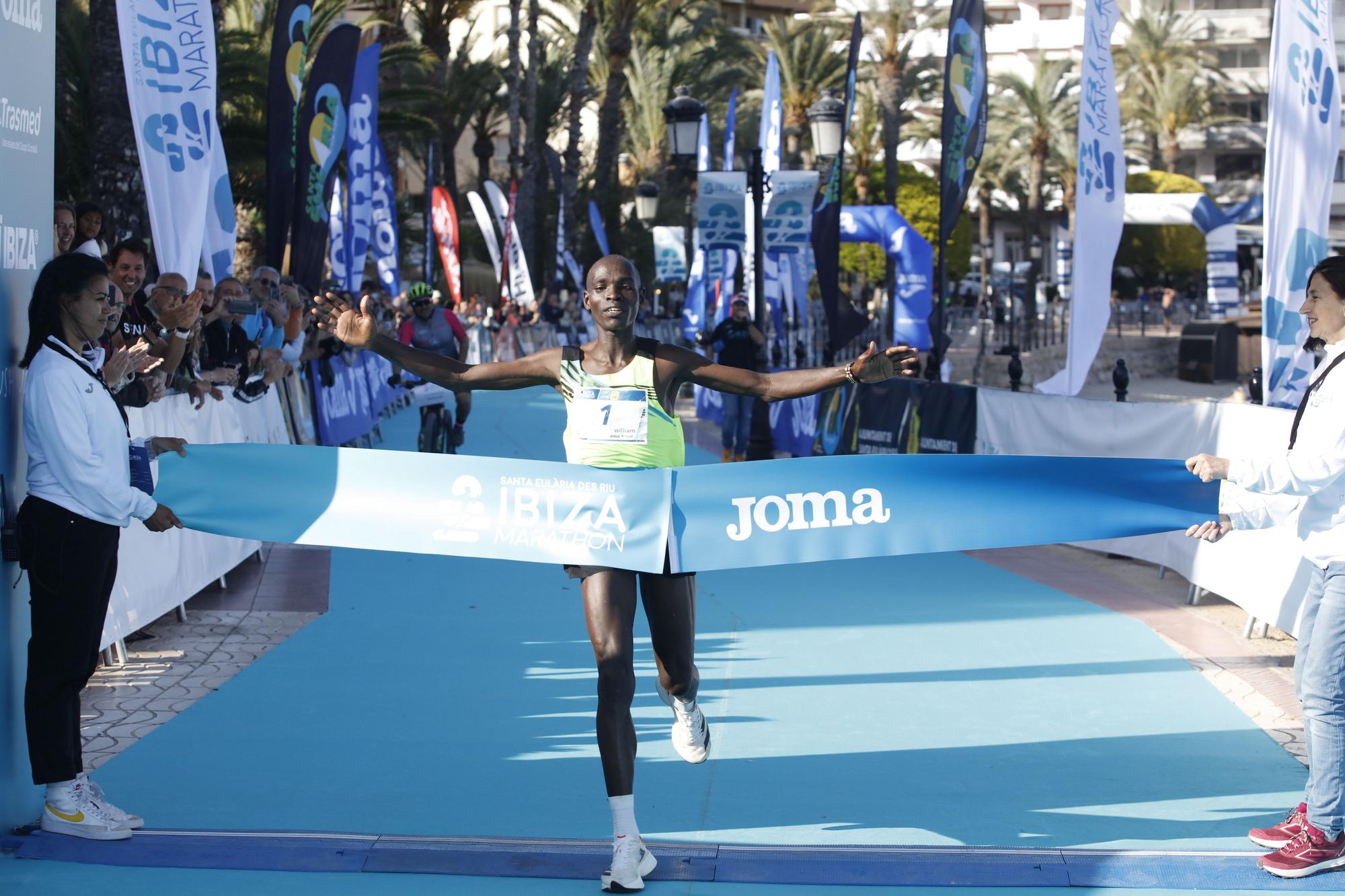 Búscate en nuestra galería de fotos del Santa Eulària Ibiza Marathon