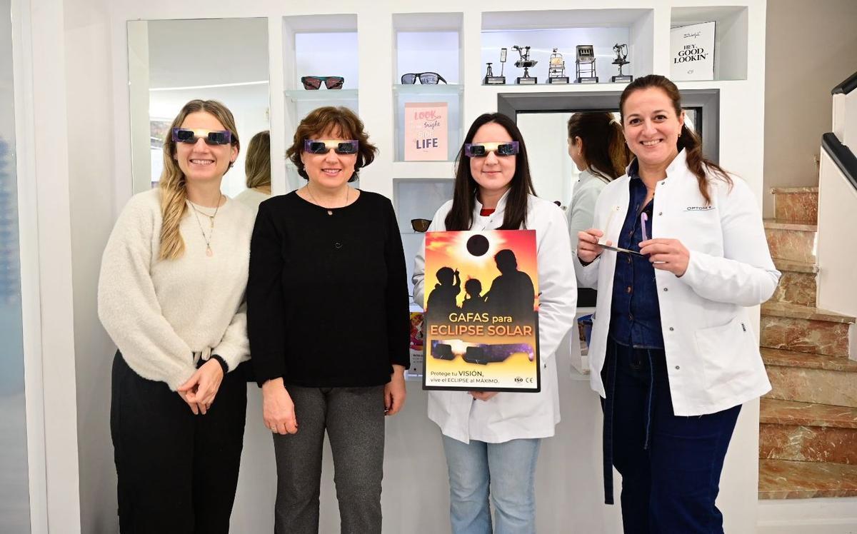 Adriana Temprano, en su óptica de Castelló.