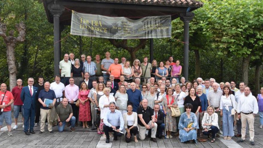 Parte de los asistentes a la presentación de la candidatura. |