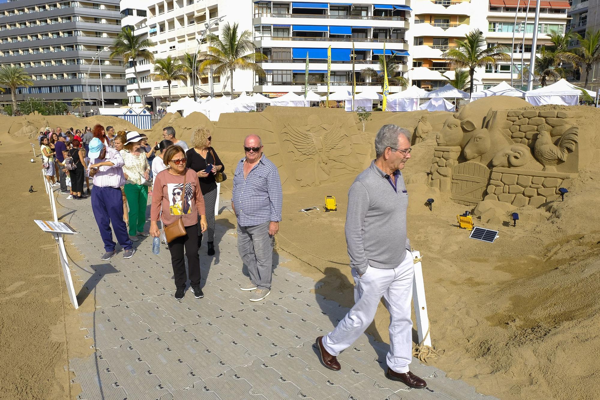 Belén de arena y mercadillo de Las Canteras