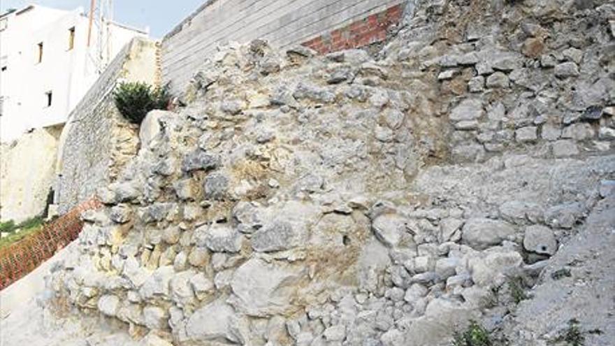 Hallan cuatro torres y documentan el trazado de la muralla medieval