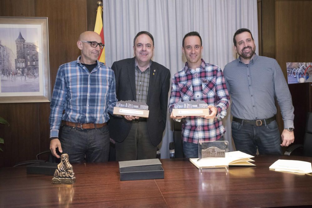 Els dakarians Farrés i Torrallardona celebren els seus podis a l'alcaldia de Manresa