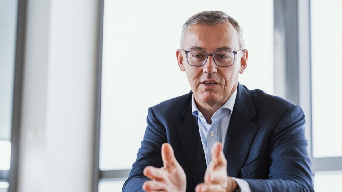 Alain Favey, CEO de Peugeot