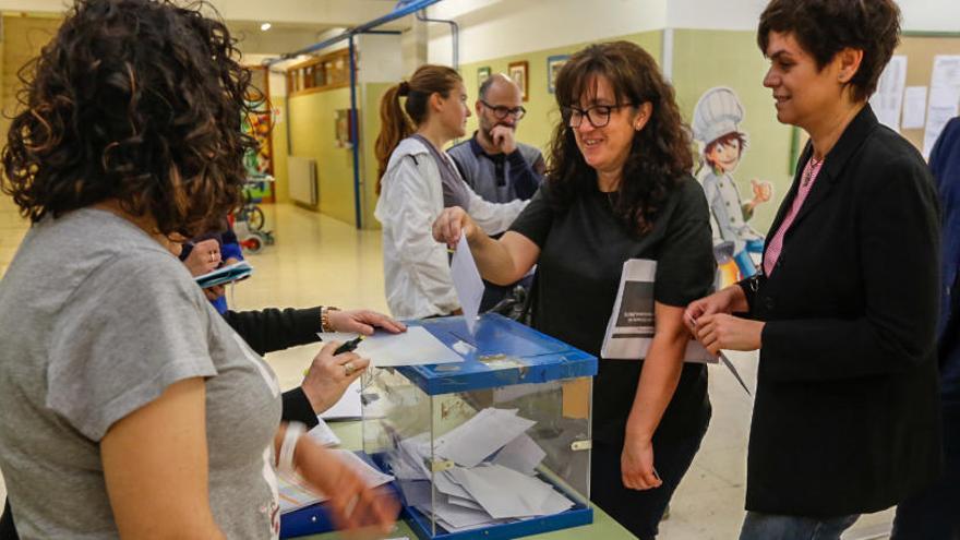 Las familias de cinco colegios votan el lunes si quieren cambiar el horario