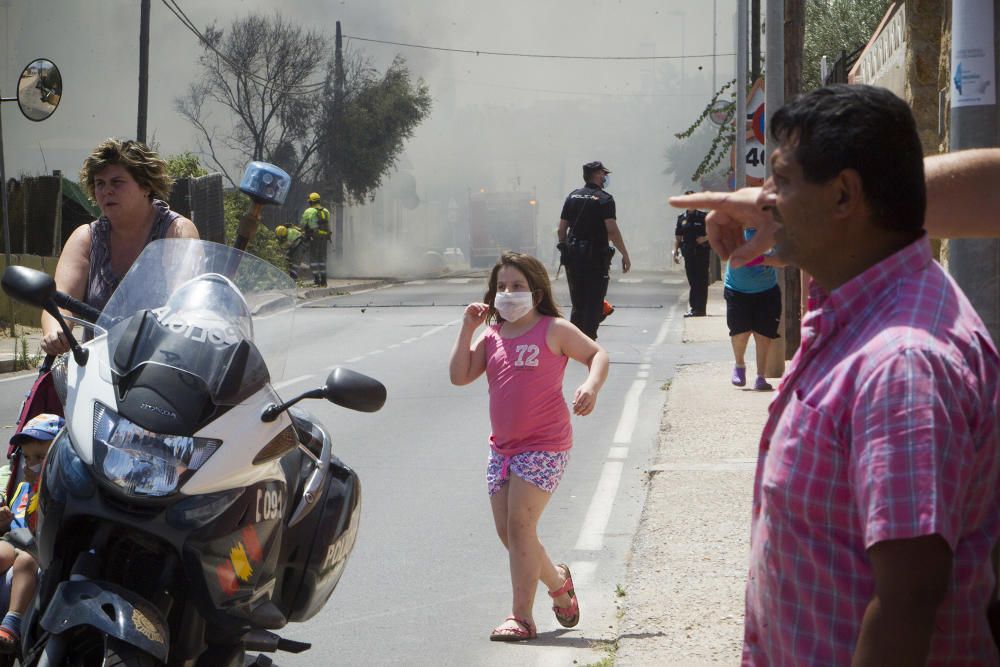 Incendio junto al cementerio de Castelló