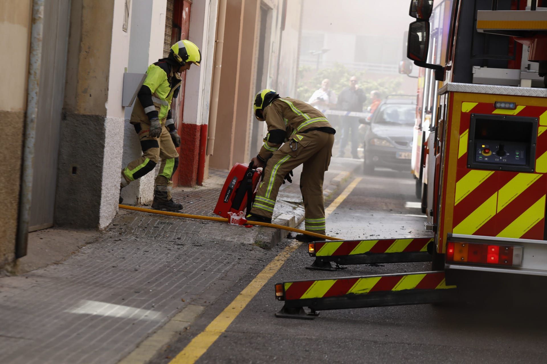 Bomberos y Policía de Zamora intervienen en un incendio