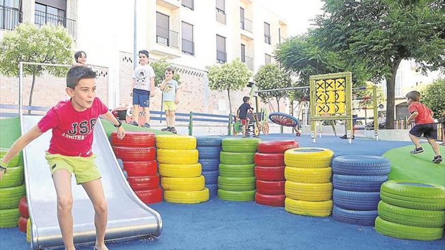 El Ayuntamiento abre un parque adaptado para usuarios con movilidad reducida