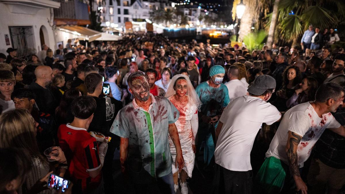 El Zombie Walk recorre las calles de Sitges.
