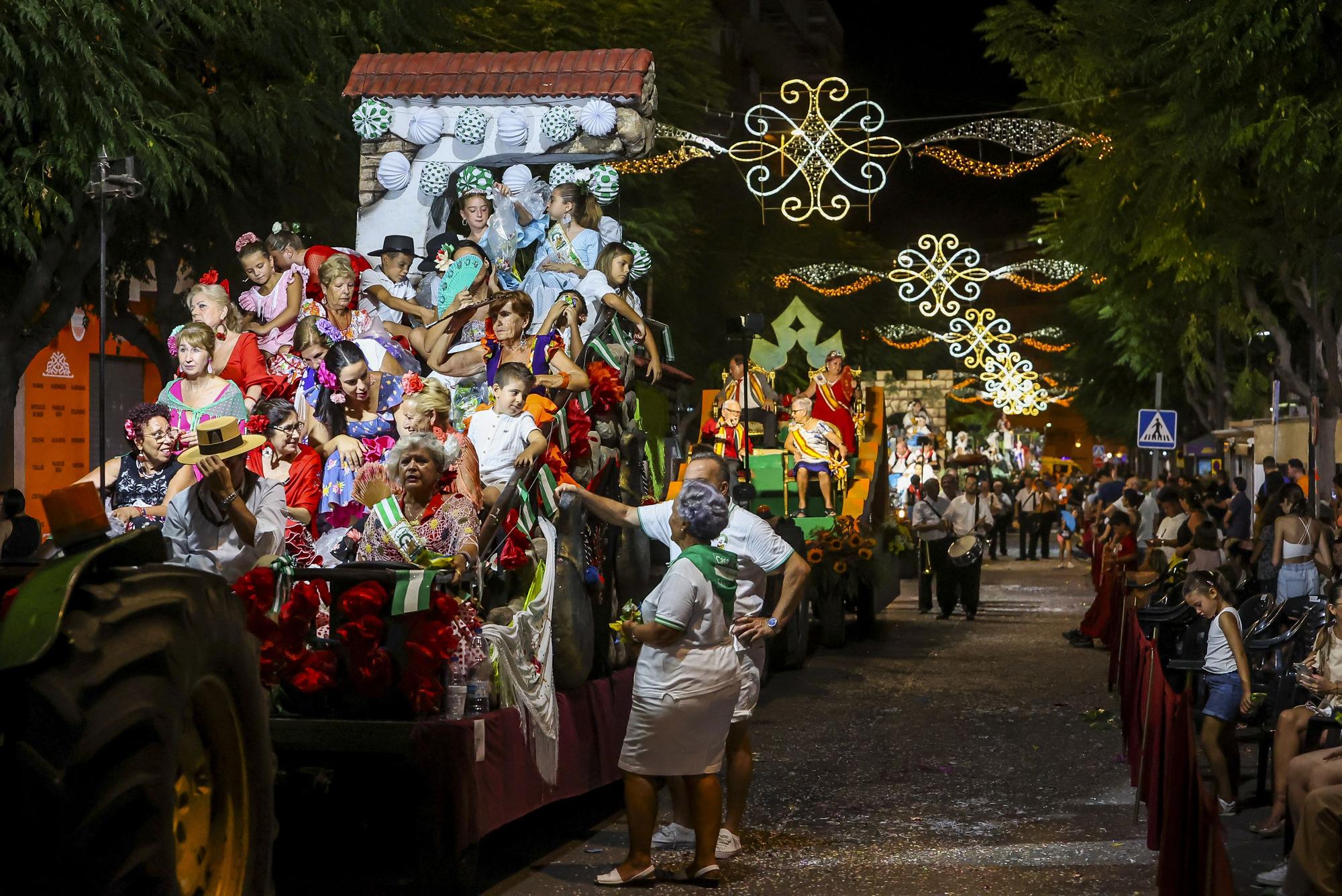 Desfile de carrozas de las fiestas de Sant Joan