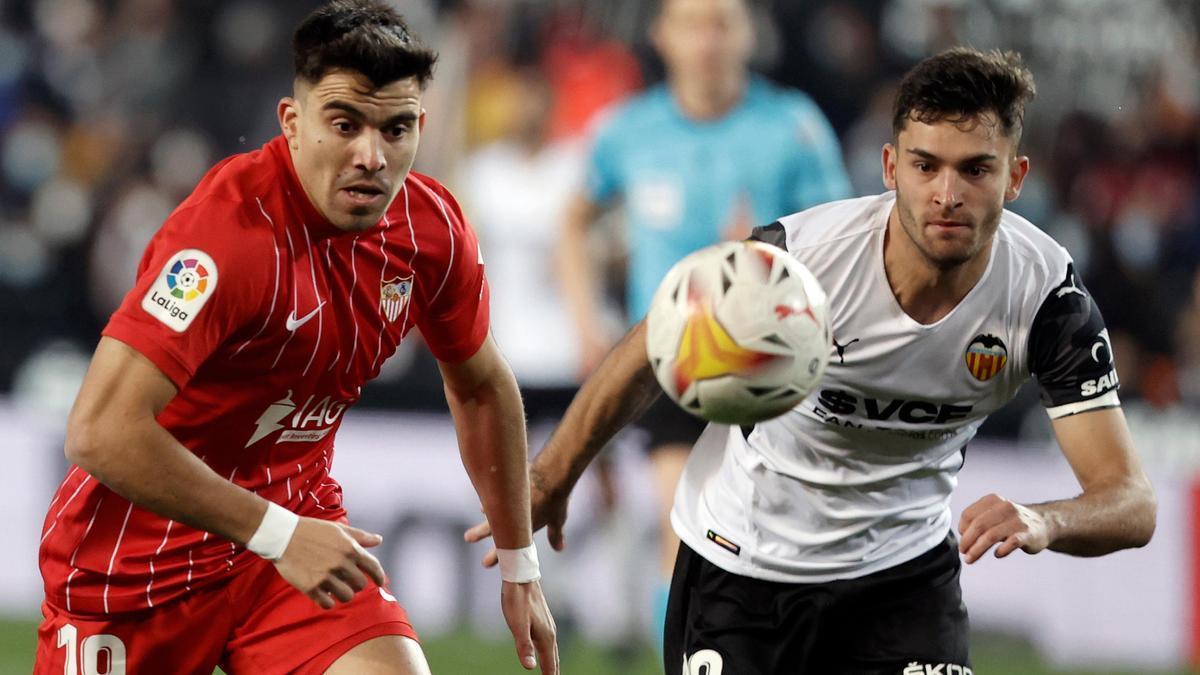 Mestalla vivió un encuentro muy disputado entre Valencia y Sevilla.