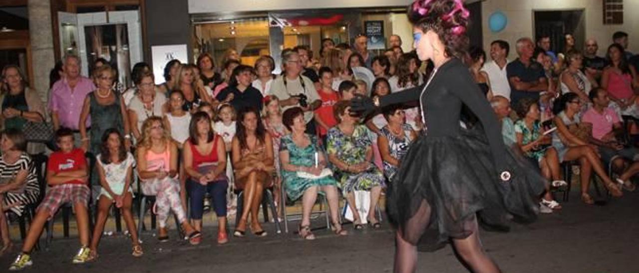 Dinamización nocturna del comercio, en Alzira.