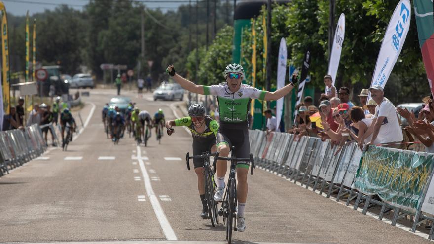 GALERÍA | Fernando Rodríguez gana la tercera etapa de la Vuelta Ciclista a Zamora
