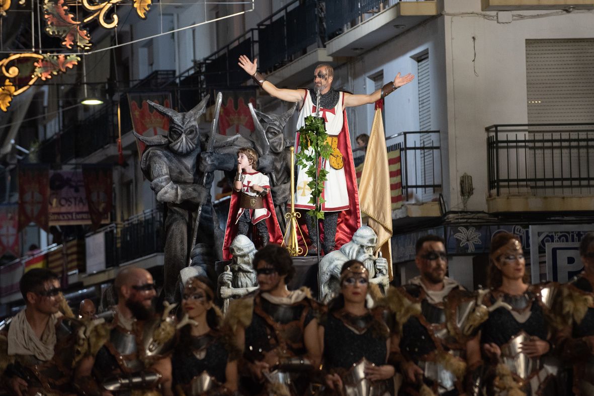 Desfile triunfal de las tropas cristianas en las Fiestas de Altea