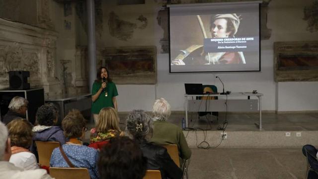 María Alicia Santiago Tamame en su intervención el lunes en la Biblioteca Pública de Zamora. | Ana Burrieza