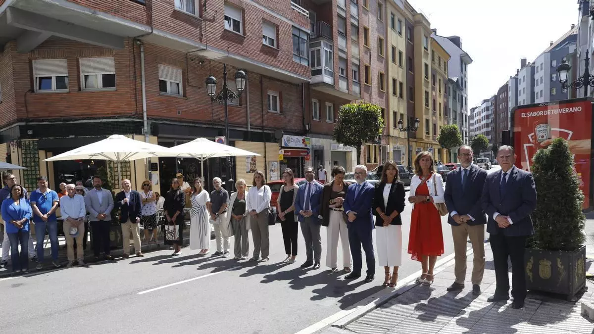 Oviedo evoca a la "España que lloró unida" por Miguel Ángel Blanco y a que los etarras "no gobiernen más"
