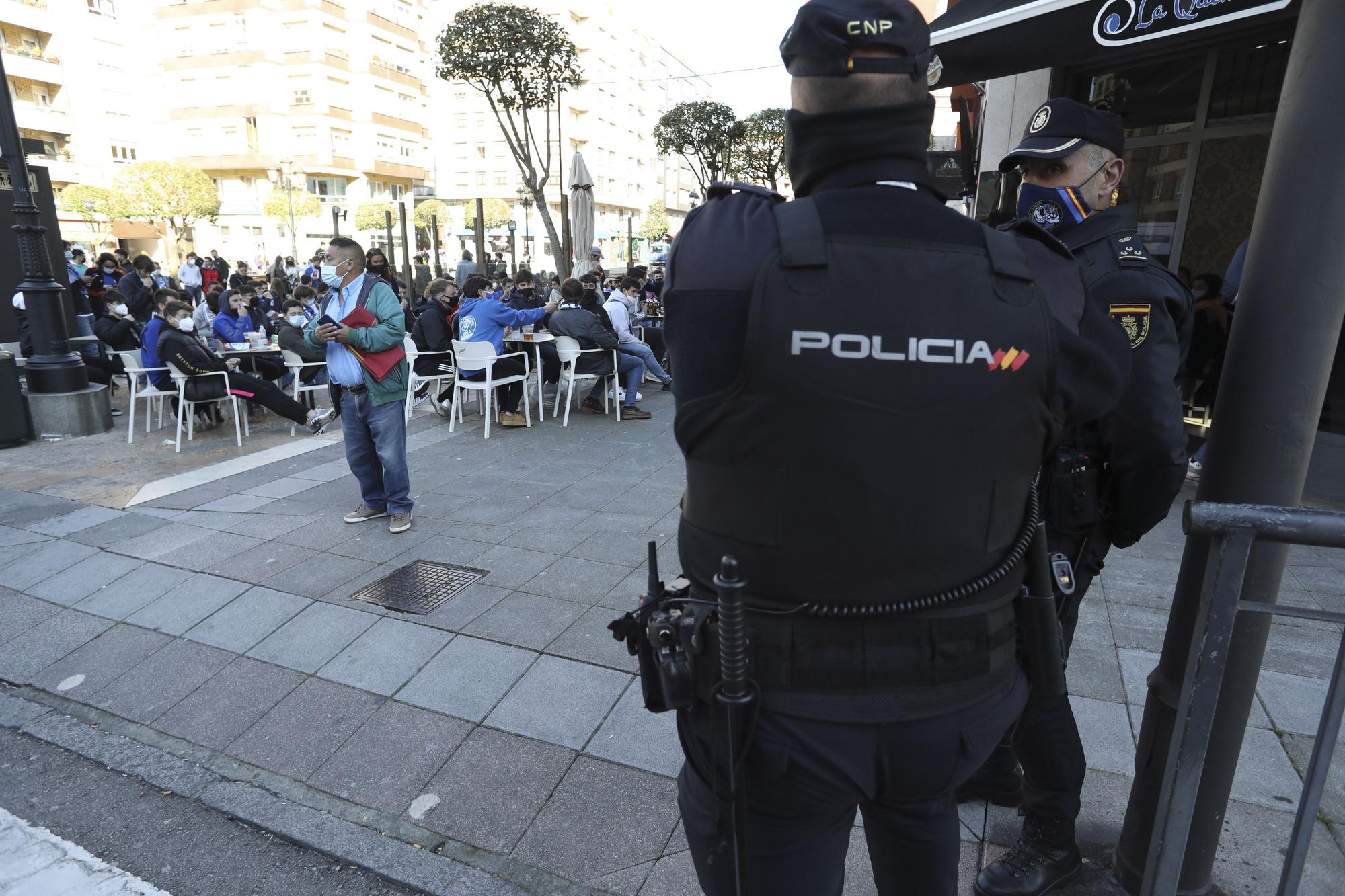 El ambiente en Oviedo durante el derbi