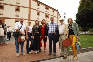 Ambiente en la primera de abono en El Bibio, "familiar, seria y con caras conocidas" (en imágenes)