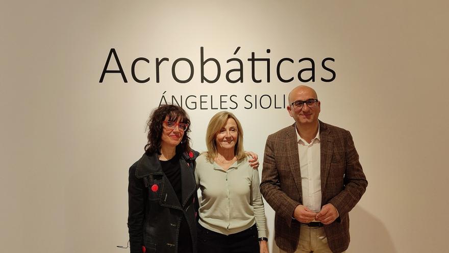 Las libélulas de Ángeles Sioli llegan a la Diputación con la exposición &#039;Acrobáticas&#039;