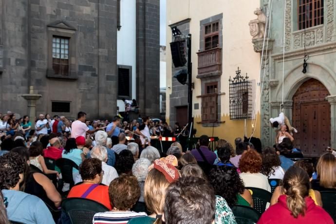 'Los Amantes del  Cielo', de Temudas Fest, en la Plaza del Pilar Nuevo