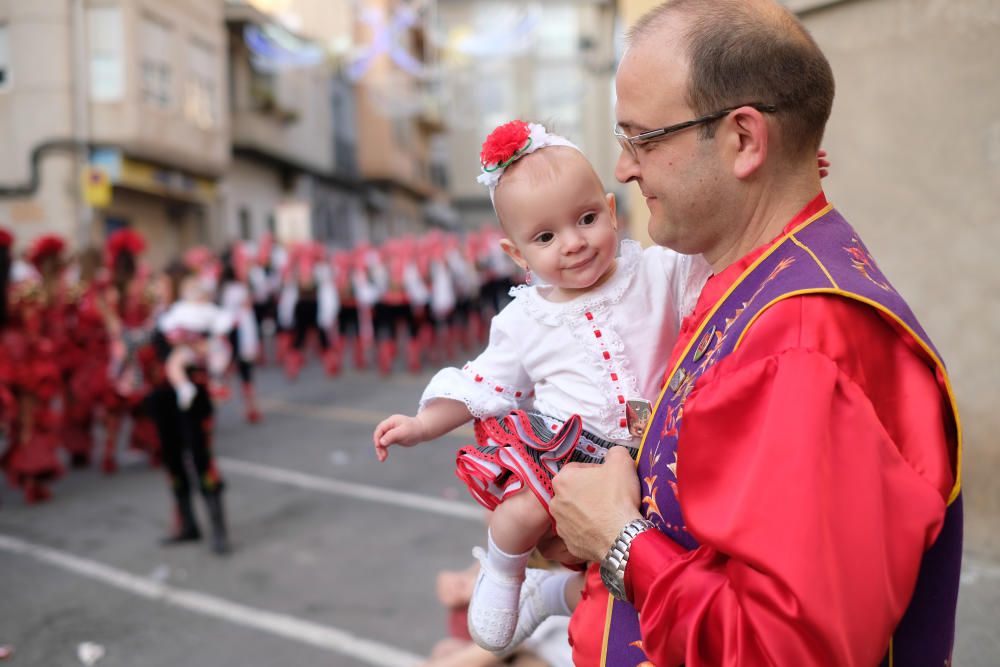 Miles de devotos festeros acompañaron al santo anacoreta en la sobria y tradicional Procesión