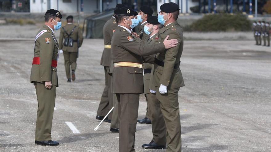 Parada militar en Cerro Muriano en honor a la patrona de la Infantería