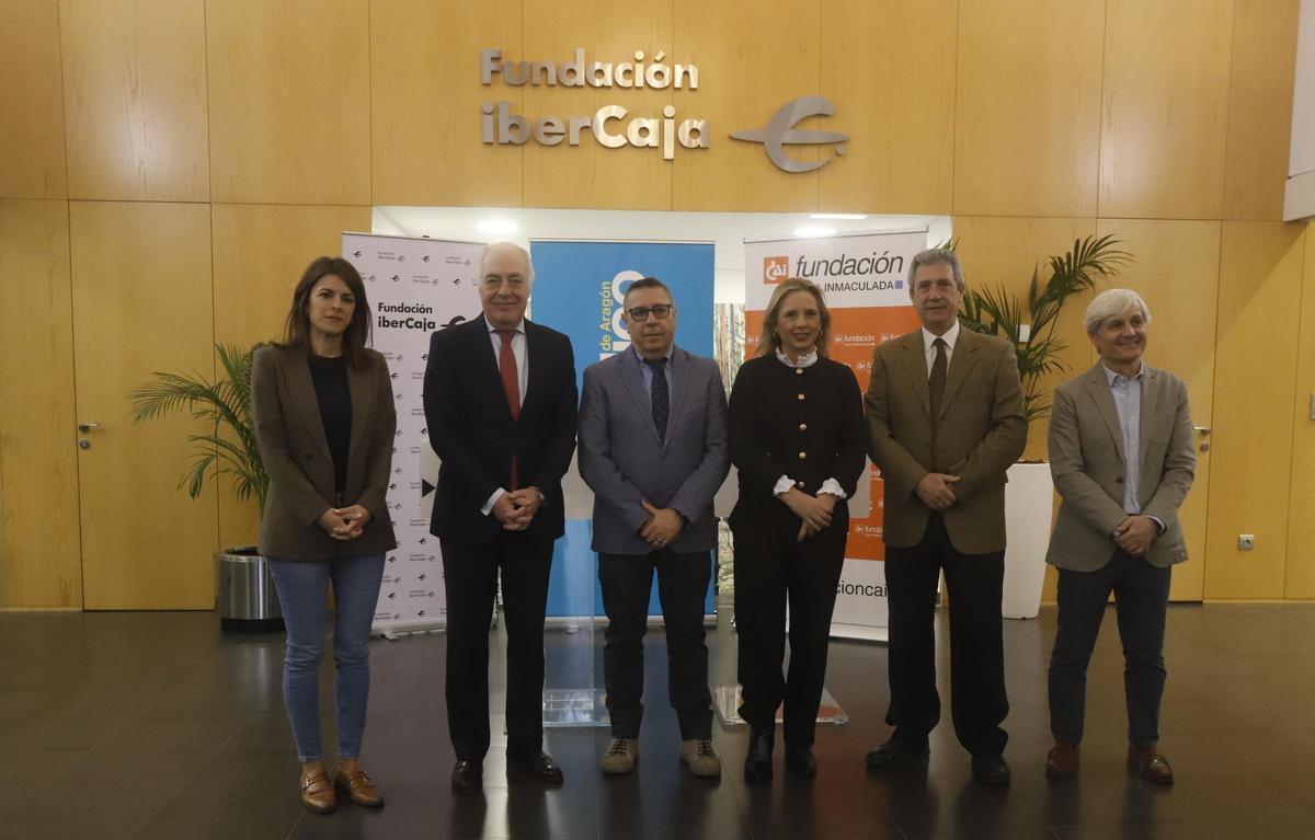 Firma del convenio de 'Integración' entre EL PERIÓDICO, Fundación Bancaria Ibercaja y Fundación Caja Inmaculada.