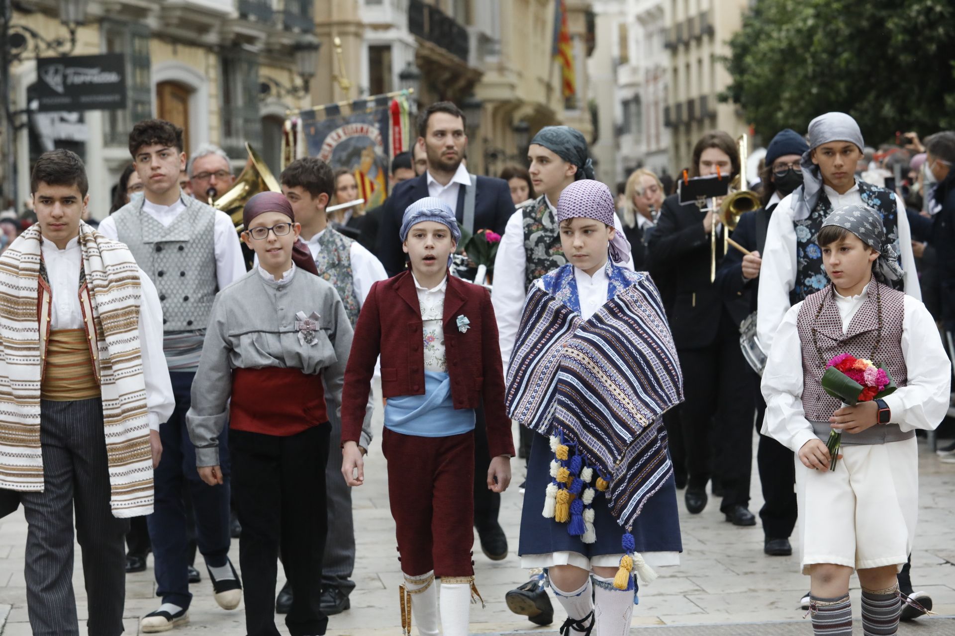 Búscate en el primer día de Ofrenda por la calle Quart (entre las 115.30 y las 17.00 horas)