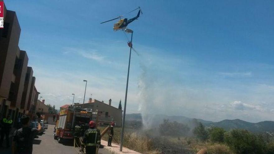 Controlan un incendio en Sant Joan de Moró que afecta a zona rural