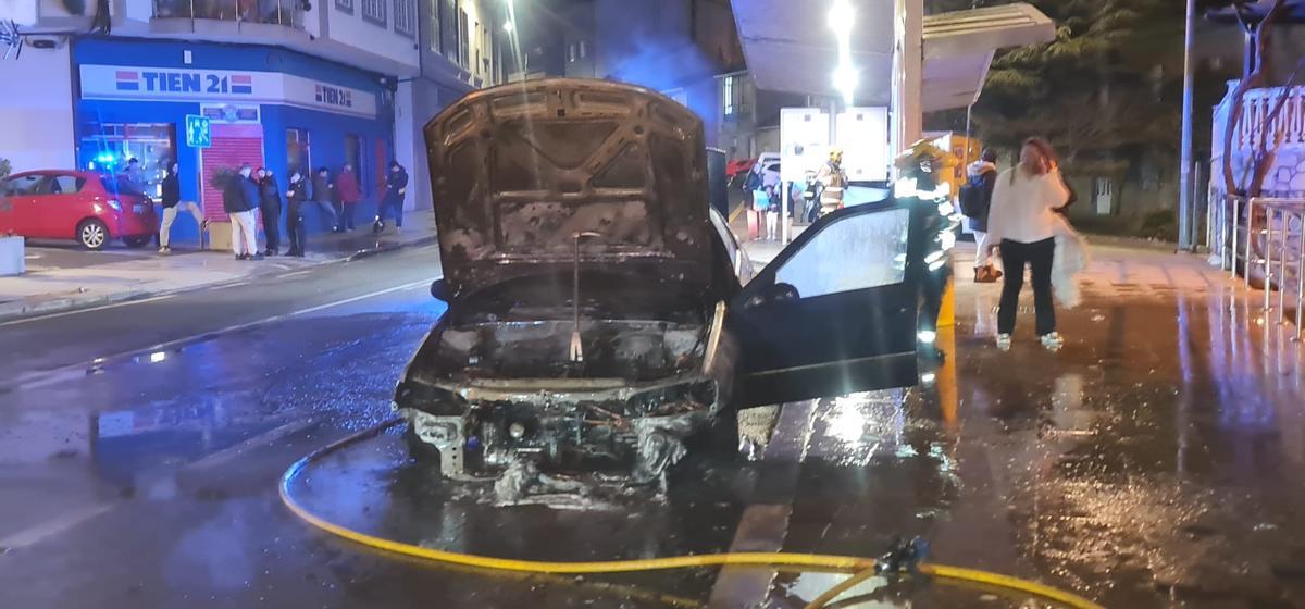 Incendio de un coche en Porto do Son