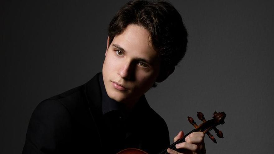 Javier Comensaña, violinista sevillano.