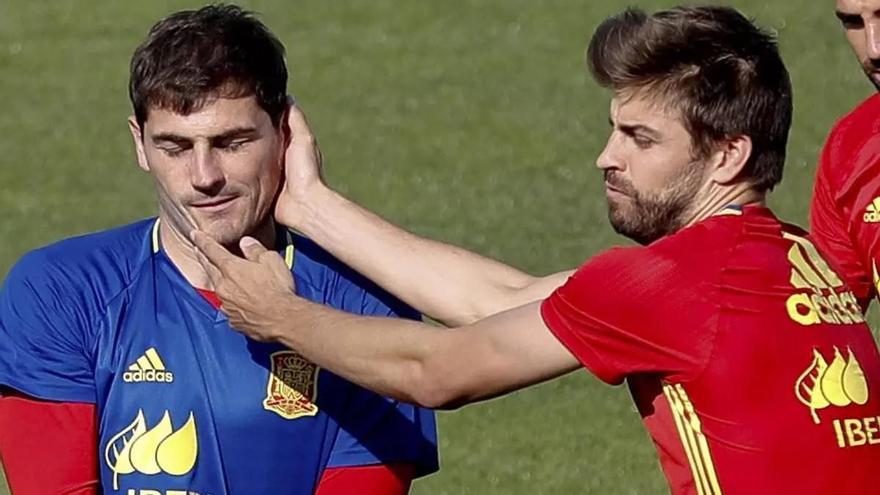 Piqué deja en evidencia a Iker Casillas al compartir una captura de su conversación de WhatsApp: &quot;Espabila&quot;