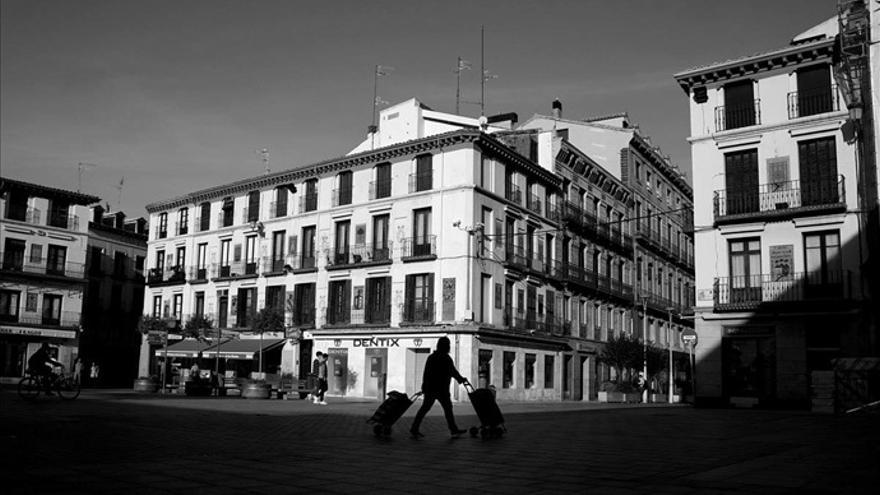  La desierta plaza de los Fueros, en Tudela (Navarra). 