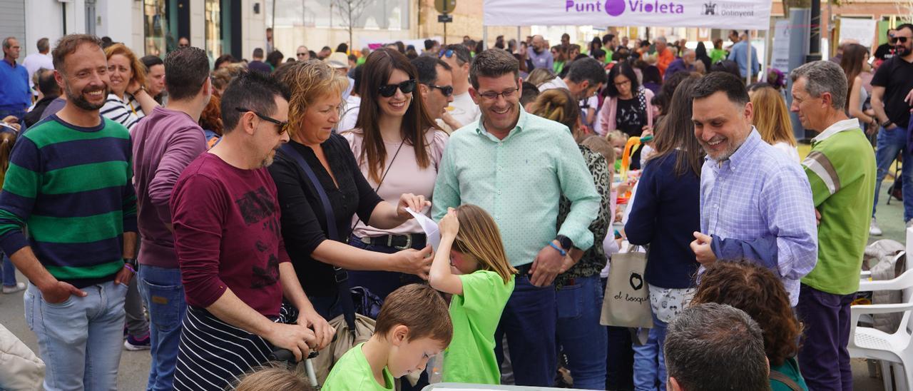 Milers de persones omplin de verd Ontinyent en la trobada de la Vall