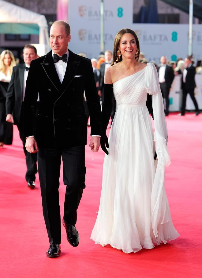 El príncipe Guillermo y Kate Middleton en la alfombra roja de los Premios BAFTA 2023