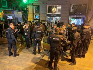 L’Ajuntament de Barcelona denuncia davant la fiscalia els càntics nazis en la manifestació de Desokupa