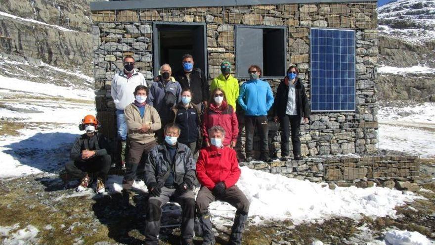 Estrenan dos nuevas mallatas de pastor en el puerto de Góriz, en Ordesa