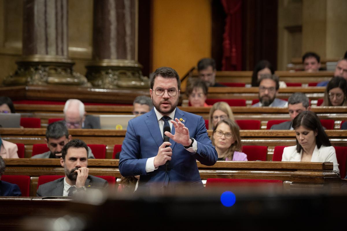 Pere Aragonés, en una sesión del parlamento catalán.