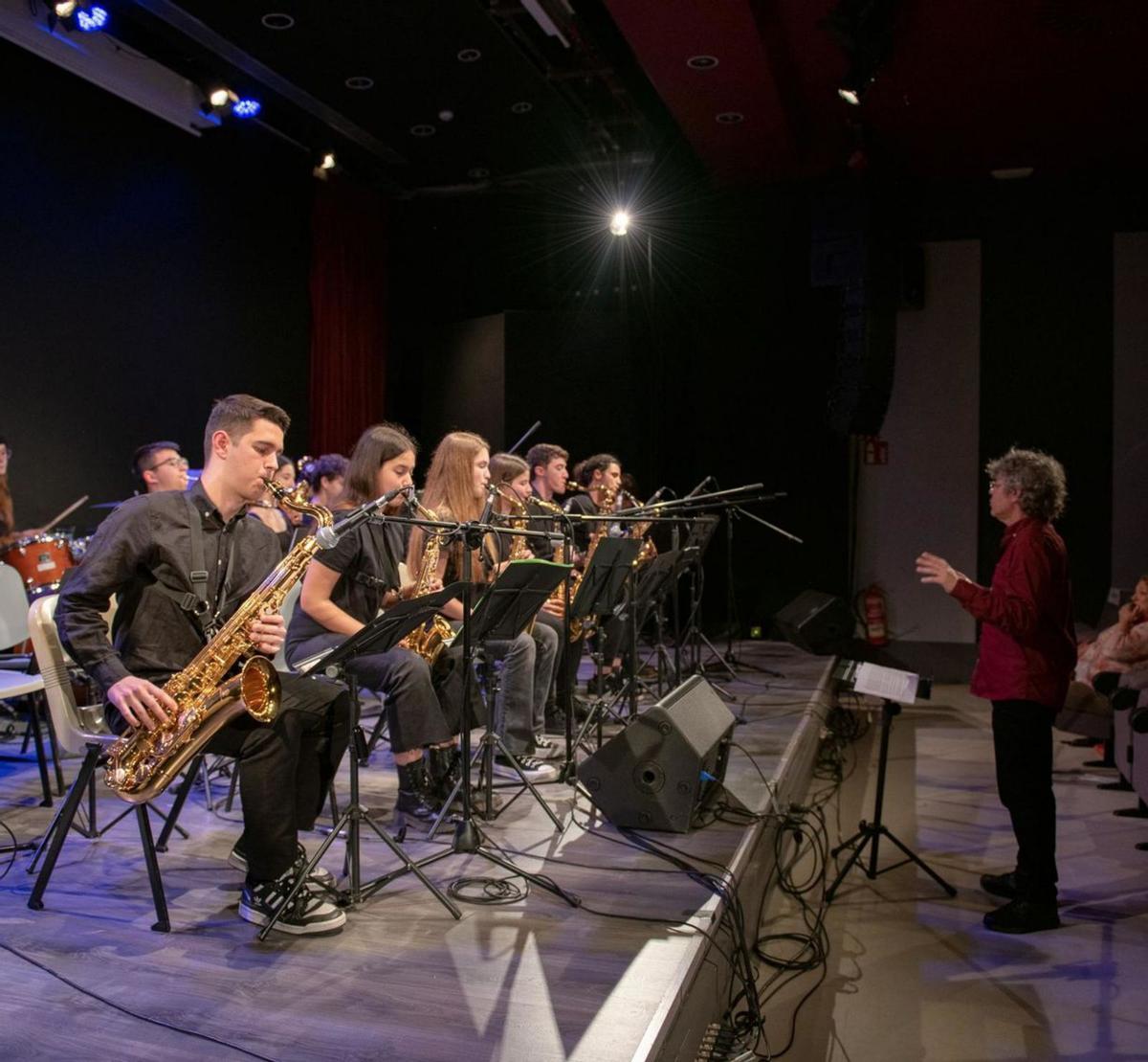 Estudiar música a Santa Coloma val 6 vegades més que a l’Hospitalet