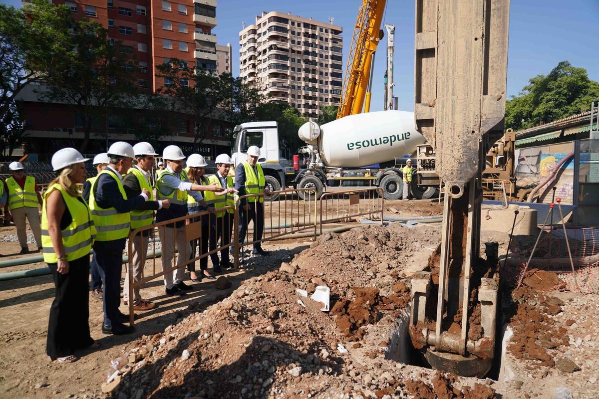El presidente de la Junta de Andalucía, Juanma Moreno, preside el acto de inicio de obras de la línea 2 del metro de Málaga al Hospital Civil, en el tramo Hilera-Eugenio Gross